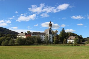 Ferienwohnung Alpenblick 50qm, 1 Schlafzimmer, Kamin, Balkon-Höglwörth