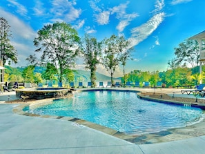 Enjoy the cool water of the pool..with a VIEW! I mean look at that, so beautiful