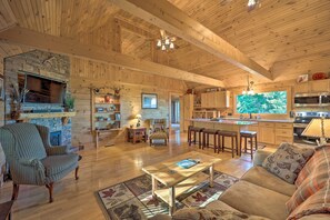 Living Room | Gas Fireplace | Smart TV | Speakers