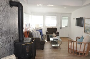 open concept, tv wifi,, 