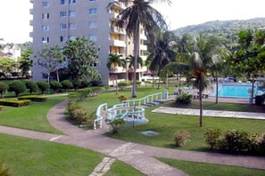 Swimming pool & landscaping