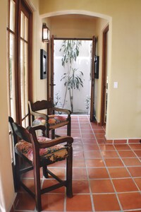 Casa Paraiso - 1 minute walk to the Beach!