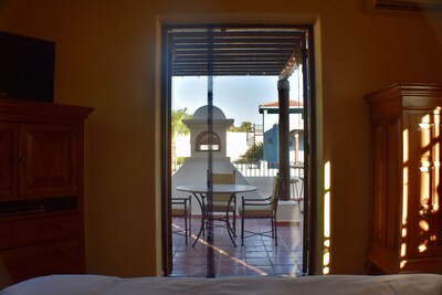 Casa Paraiso - 1 minute walk to the Beach!