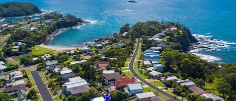 Short 350 metre stroll to Garden Bay