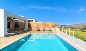 Vista Mare Villa | HotelPraxis Group