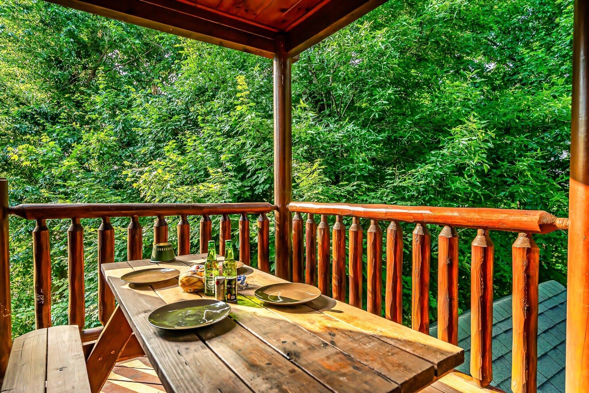 ⭐ SECLUDED • HOT TUB • GAME ROOM • LOCATION • EASY ROADS