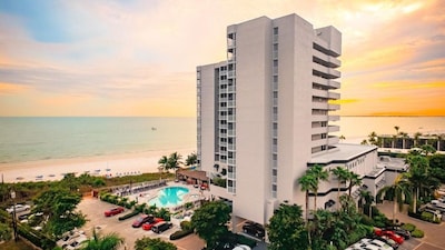 GREAT FIND! LOVELY GULF VIEW 1BR FAMILY SUITE, BALCONY, BEACH ACCESS, POOL, BAR