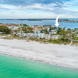 The Anna Maria Island Beach Palms 8B