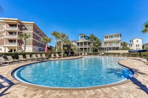 Make a Splash in The Villages Zero Entry Resort Style Community Pool!