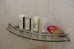 Bathroom amenities