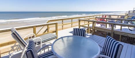 Ocean Oasis Ground Level - Deck Furniture