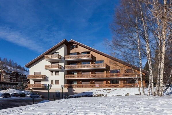 Experience the picturesque atmosphere at this amazing property.