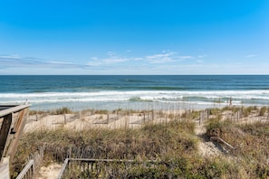 DU804: Beach House | Top Level Deck View