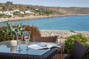 Trevarrow Cottage, Coverack. Enclosed front garden with garden furniture