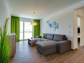 Room, Furniture, Property, Interior Design, Floor, Building, Bedroom, Ceiling, Living Room, Real Estate