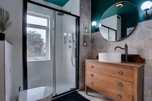 Designer ensuite