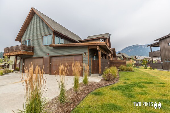 Exterior view of 210B Pheasant Tail