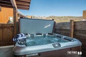 Pheasant Tail 210b - Hot Tub-4414