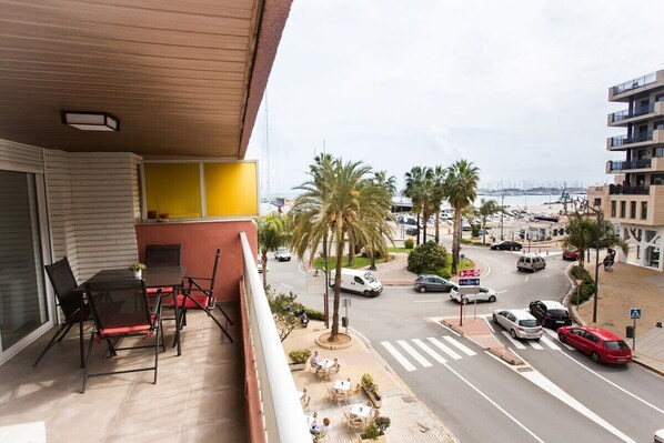 You’ll love this privileged location, right in front of the port!