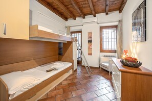 Twin bedroom