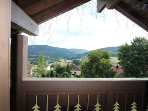 vue sur la valléevue  balcon