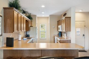 Full Kitchen