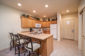 Bar Seating, Kitchen