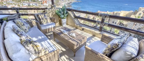 patio with spectacular ocean views all around!