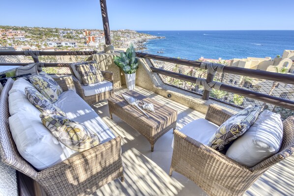 patio with spectacular ocean views all around!