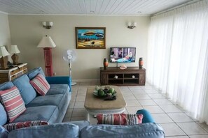 Harbour 2.5-Bed Villa #14 (4)