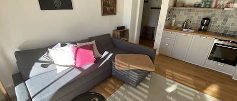 Ferienwohnung- 4 Personen, 60qm, 1 Schlafzimmer, Terrasse, WLAN-offene Küche