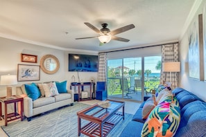 Plenty of Living Room Seating w/ Large TV