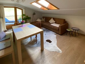 Ferienwohnung Bergquelle, für 1-2 Personen-Wohnzimmer