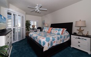 Comfy bedroom with gorgeous views in condo