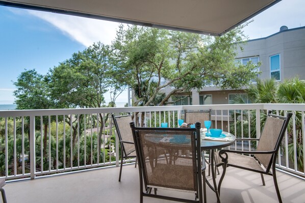 Private balcony w/ outdoor furniture