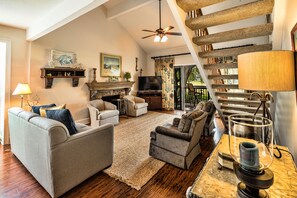Open spacious living area with high ceilings