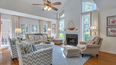 Coastal chic living space