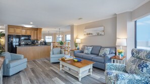 Open and airy layout from living area to kitchen and dining room