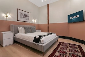 Bedroom (Queen)