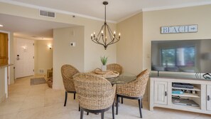 Round dining table that seats 4