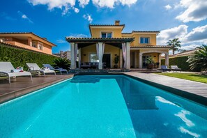 House with air conditioning and pool in Alcudia