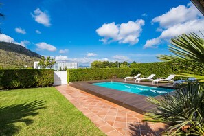 House with barbecue and lake views in Alcudia