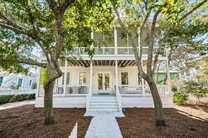 FLEUR DE LIS FRONT VIEW FROM SEASIDE AVE