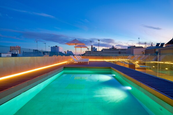 Pool auf dem Dach