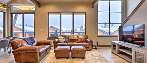 Silverthorne Vacation Rental | 4BR | 4.5BA | Steps Required | 2,000 Sq Ft