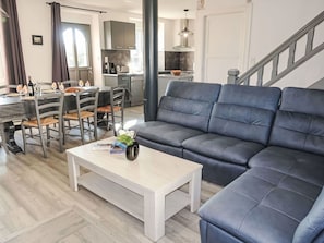 Meubles, Table, Canapé, Propriété, Cadre, Design Intérieur, Canapé-Lit, Sol, Salon, Sol