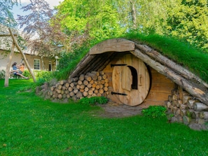 Herbe, Cabane, Arbre, Maison, Zone Rurale, Plante, Paysage, À Déchaumer, Chalet, Bâtiment