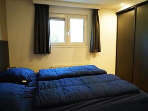 Furniture, Window, Comfort, Building, Wood, Textile, Shade, Curtain, Interior Design, Bed Frame