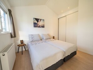 Furniture, Window, Building, Comfort, Wood, Textile, Interior Design, Bed, Floor