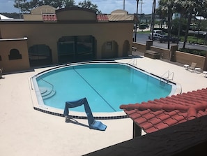 Beautiful swimming pool, family fun!